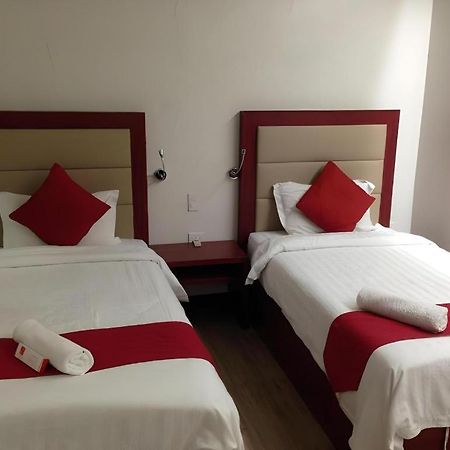 Cherry Midtown Hotel Olongapo Esterno foto