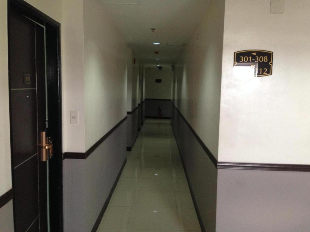 Cherry Midtown Hotel Olongapo Esterno foto
