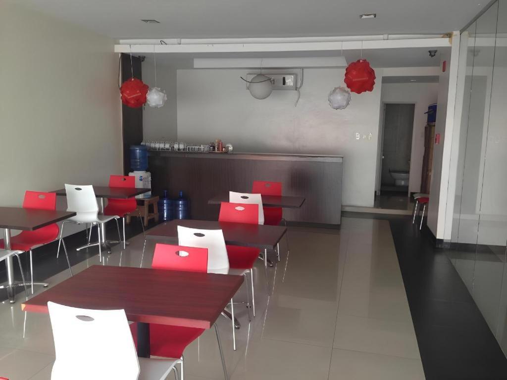 Cherry Midtown Hotel Olongapo Esterno foto
