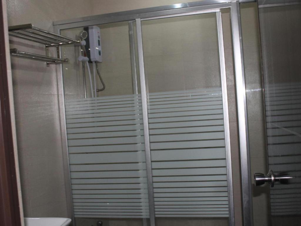 Cherry Midtown Hotel Olongapo Esterno foto