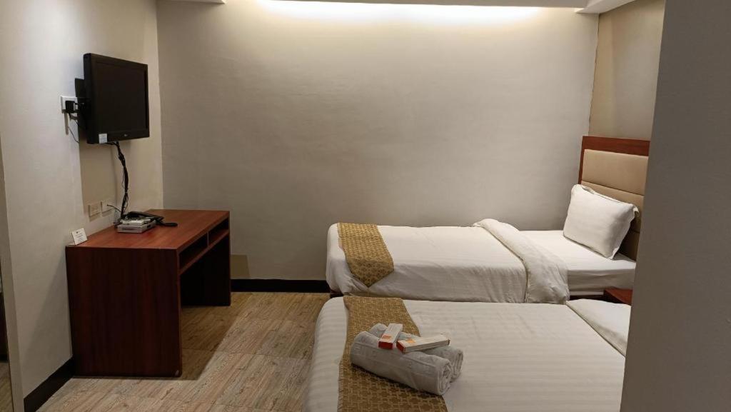 Cherry Midtown Hotel Olongapo Esterno foto