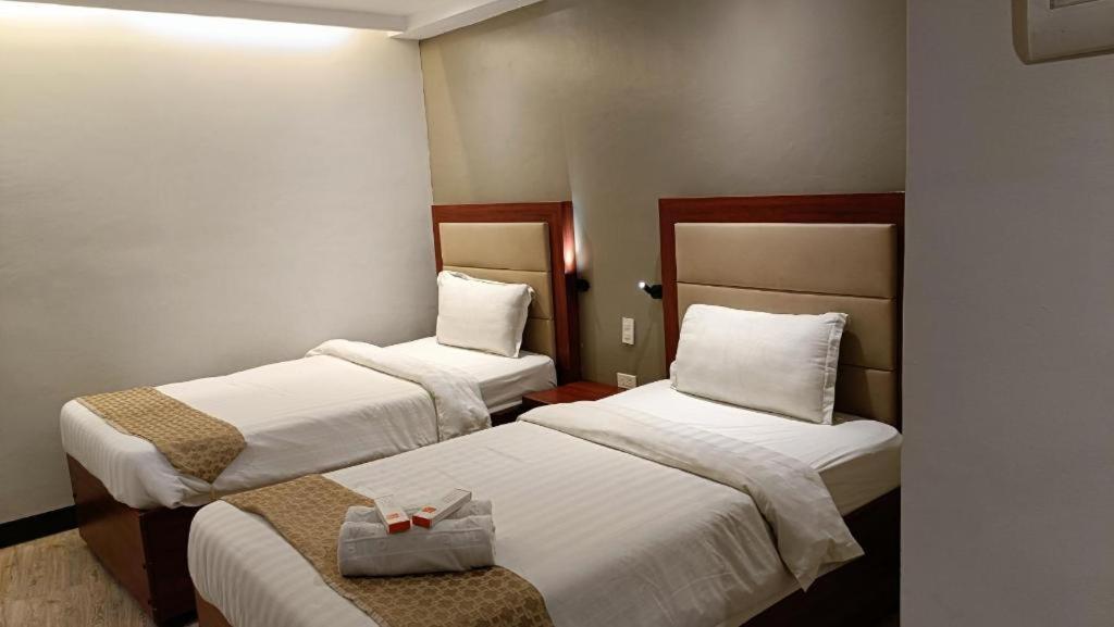 Cherry Midtown Hotel Olongapo Esterno foto