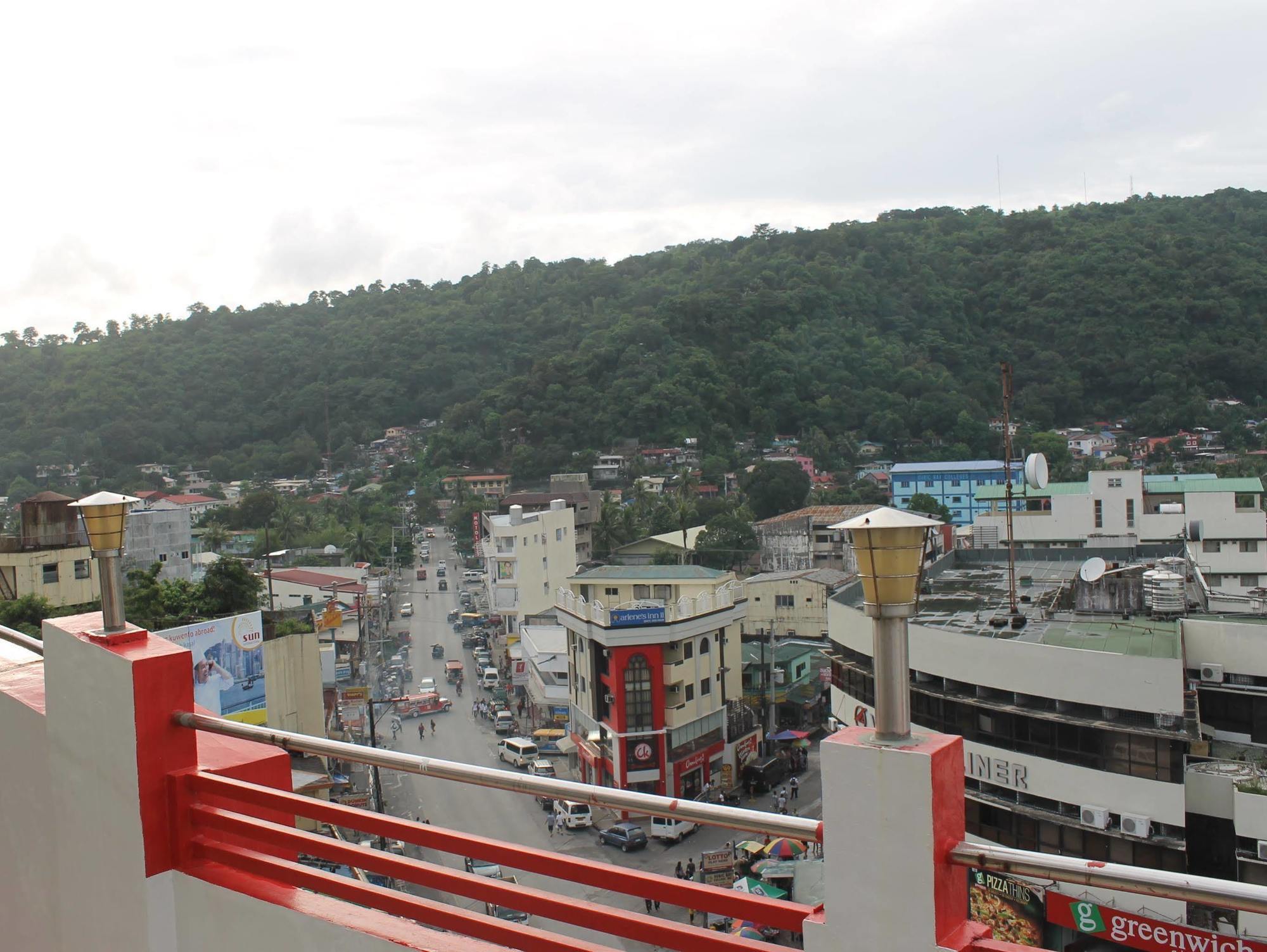 Cherry Midtown Hotel Olongapo Esterno foto